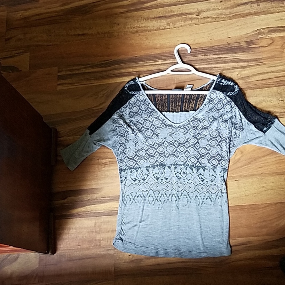 Half sleeved gray t-shirt material